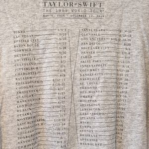 Authentic 1989 World Tour Merch - Taylor Swift Gray Long sleeve Tee